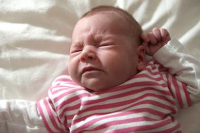 Cum să tratăm un nas curbat la un nou-născut?