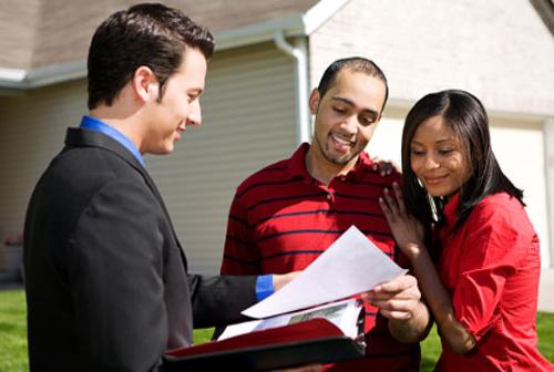 Lucrați ca agent imobiliar: consultați despre profesie