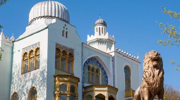Palatul emirului Bukhara din Yalta: descrierea și istoria priveliștii