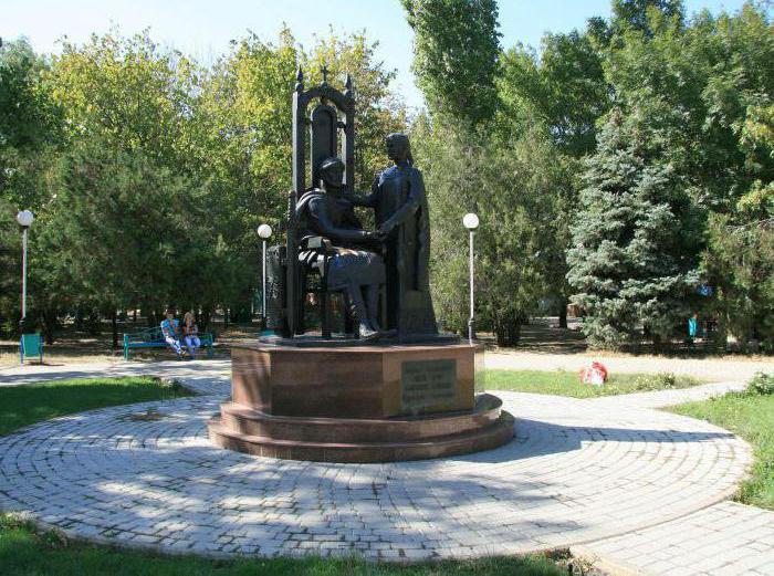 Monumentul lui Fevronia și al lui Peter. Instalarea de compoziții sculpturale "Sfântul Fericit Piotr și Fevronia de Murom" pe programul "În cercul familiei"