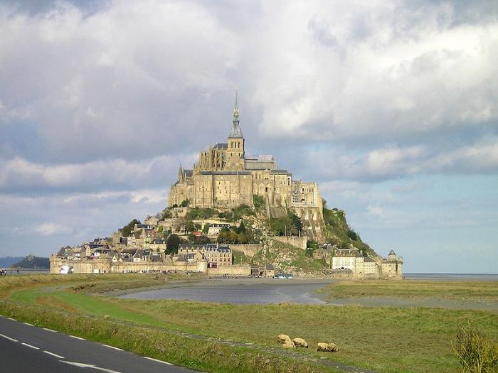 Tururi combinate în Franța - o țară înconjurată de legende