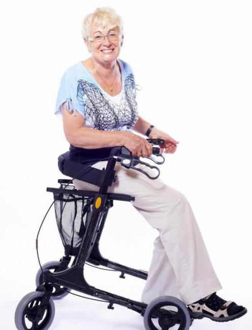 Cărucioare pentru persoanele cu handicap și persoanele în vârstă: tipuri, descriere, reguli de selecție